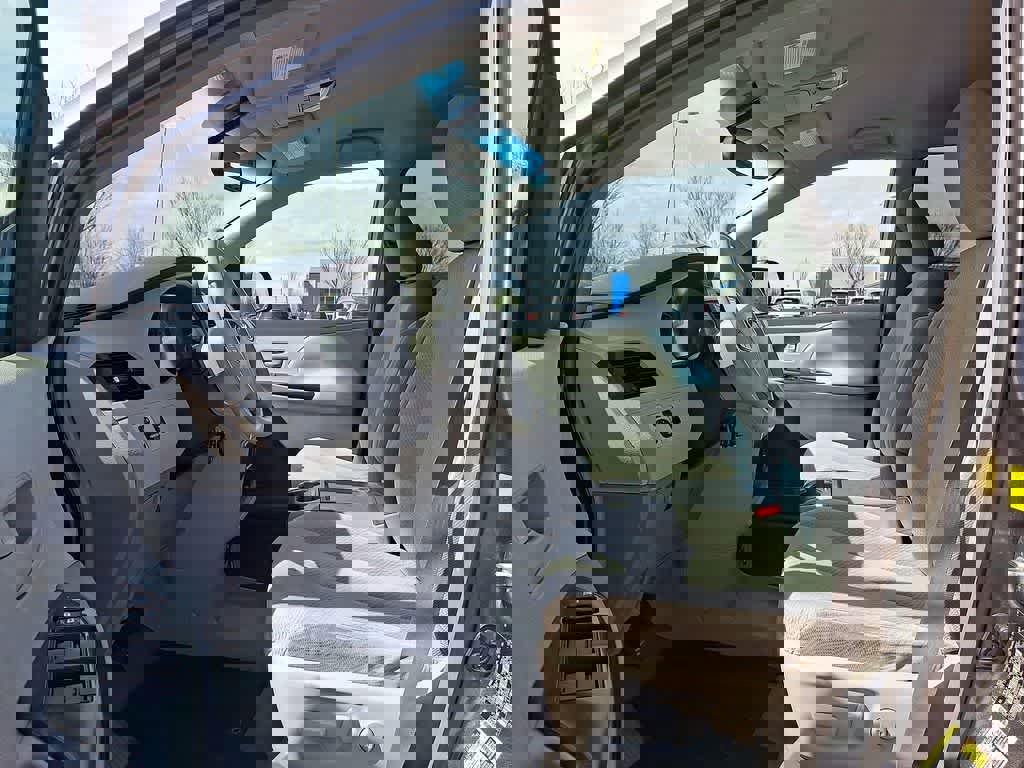 Used 2011 Toyota Sienna LE image 11