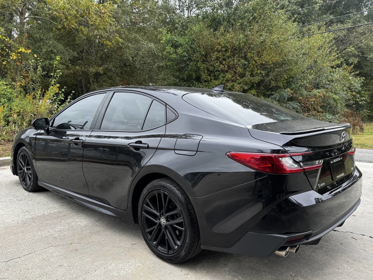 Used 2025 Toyota Camry SE image 8