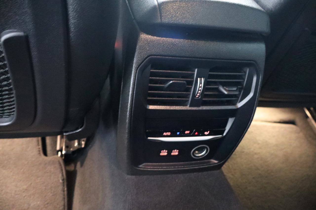 Used 2020 BMW 330i Sedan w/ M Sport Package image 32