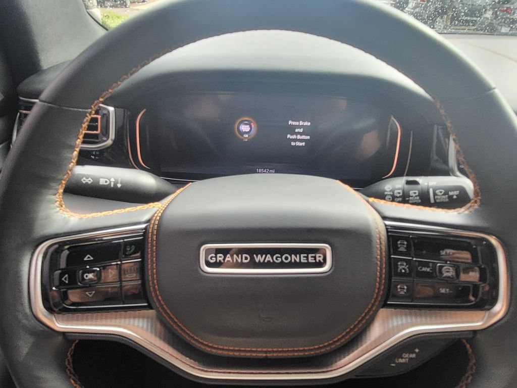 Used 2023 Jeep Grand Wagoneer Series III AWD/4WD image 16
