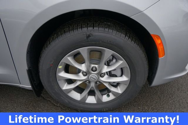 New 2026 Chrysler Pacifica Select image 14