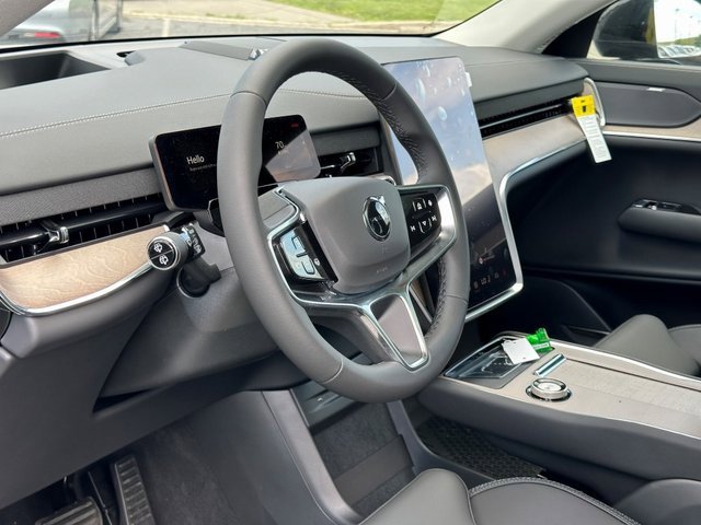New 2025 Volvo EX90 Plus image 21