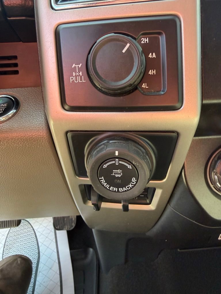 Used 2019 Ford F150 Lariat w/ Equipment Group 501A Mid image 28