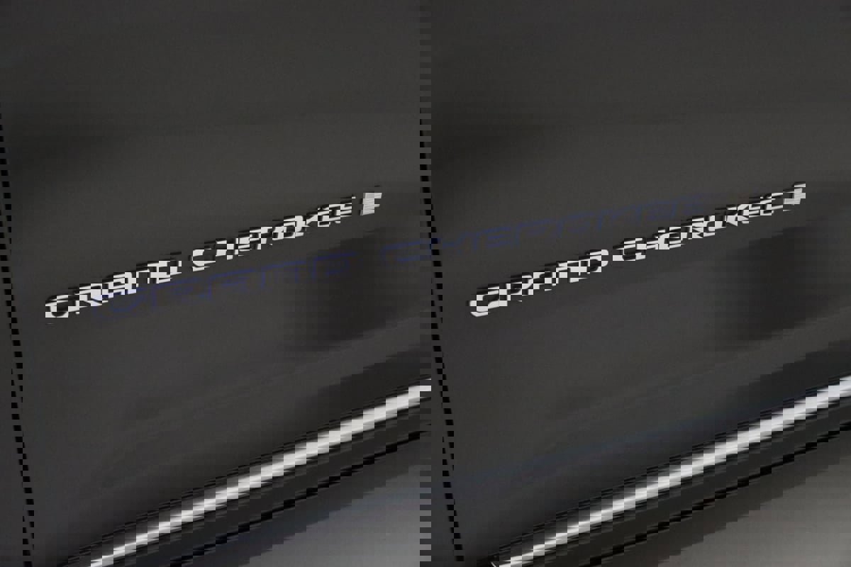 Used 2023 Jeep Grand Cherokee Summit image 27