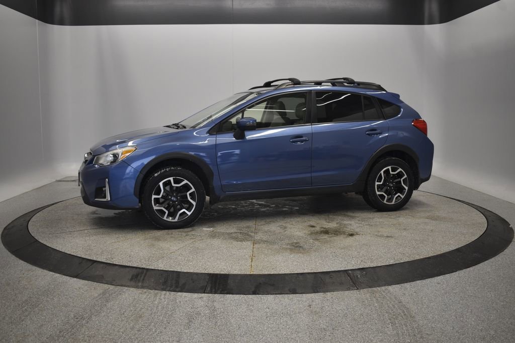 Used 2017 Subaru Crosstrek 2.0i Limited image 3