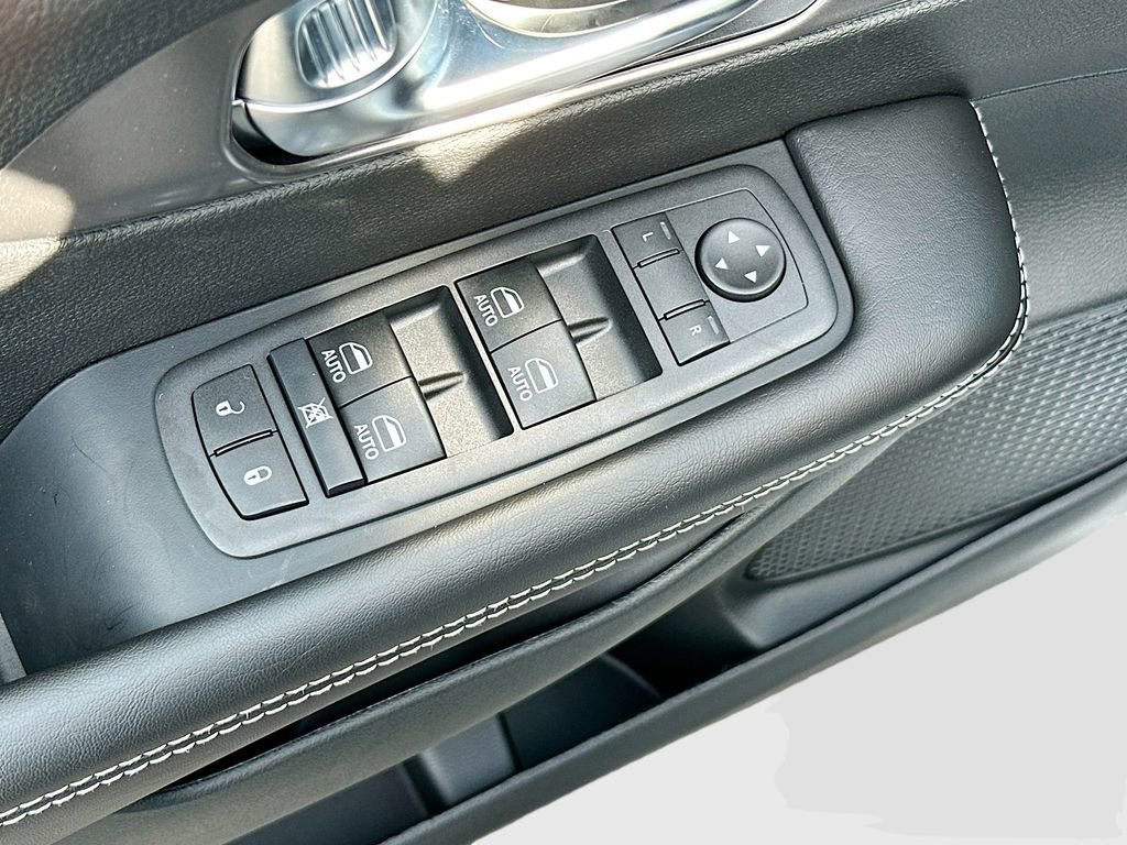 New 2026 Chrysler Voyager LX FWD image 17