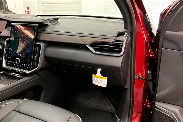 Used 2025 GMC Acadia Denali w/ Super Cruise Package image 19