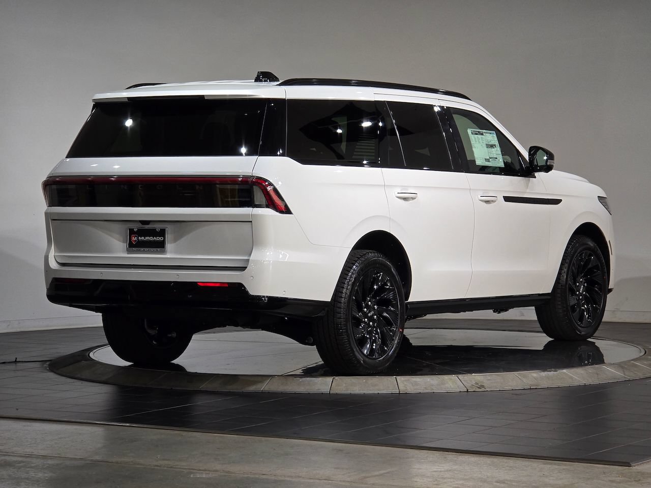 New 2025 Lincoln Navigator Reserve w/ Jet Appearance Package AWD/4WD image 9