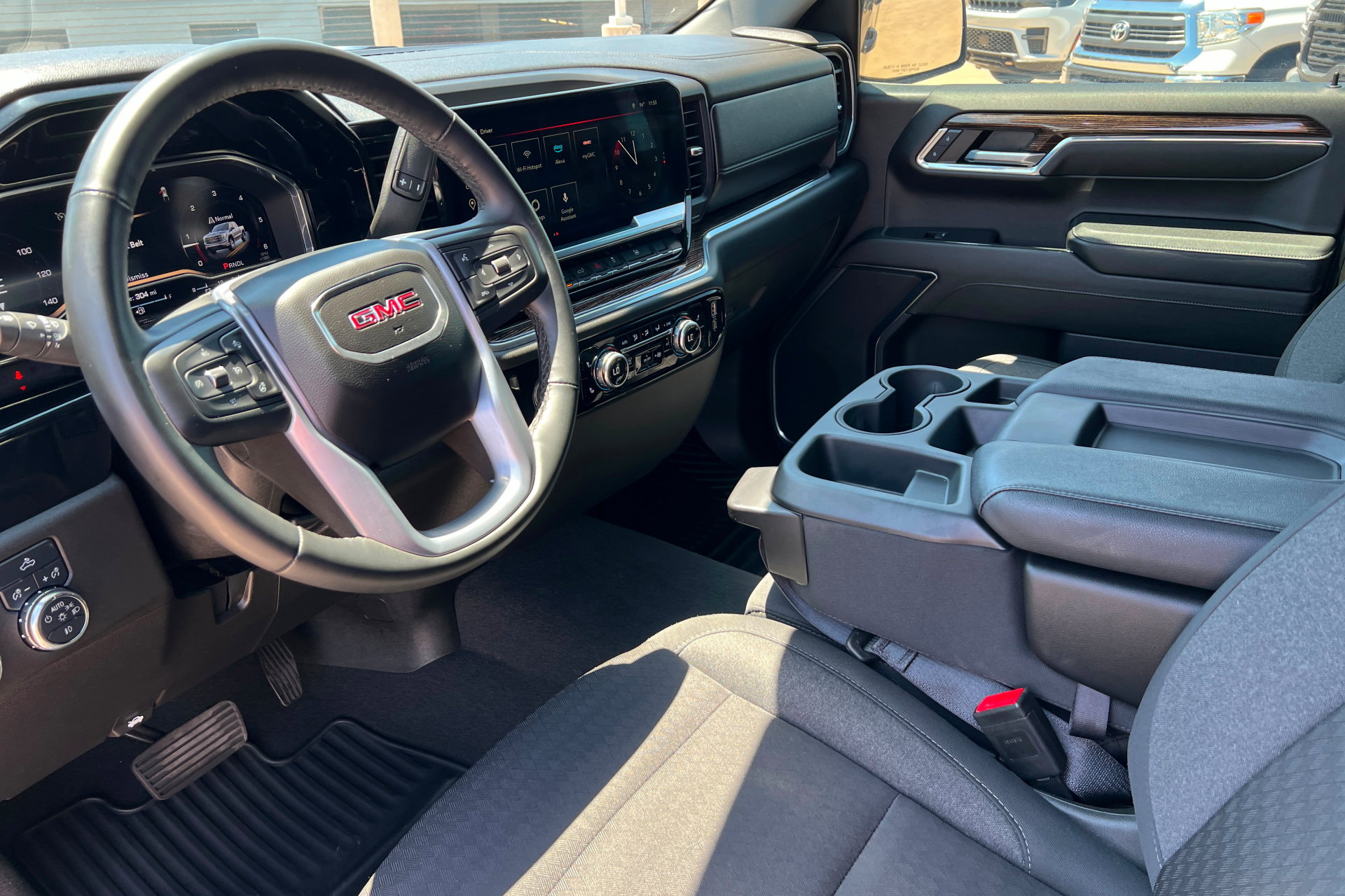 Used 2024 GMC Sierra 1500 Elevation RWD image 16