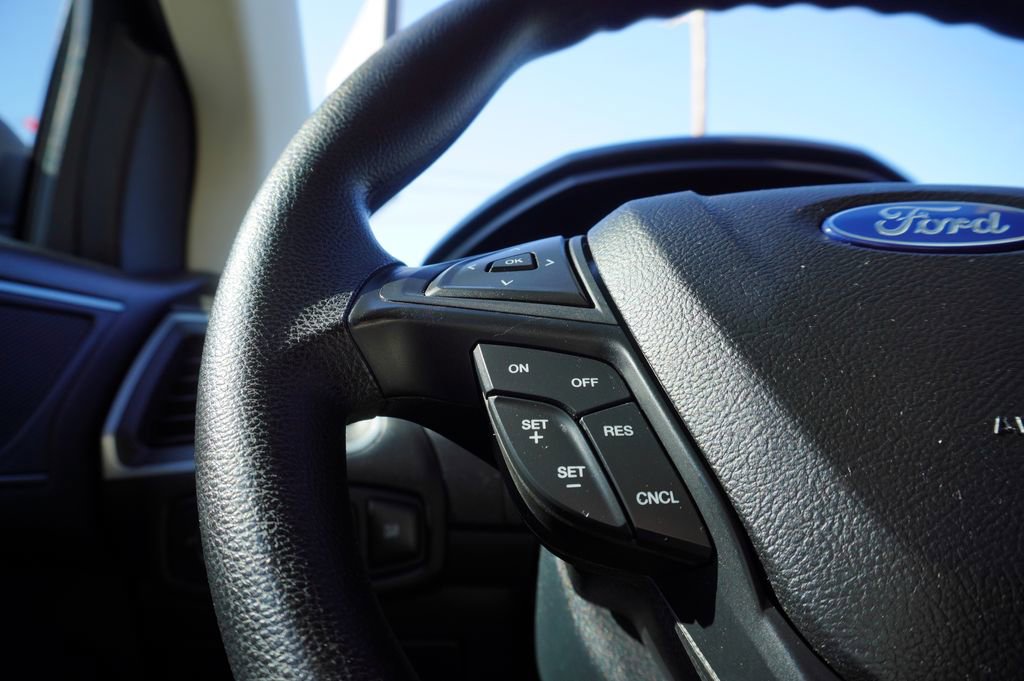 Used 2020 Ford Edge SE image 20