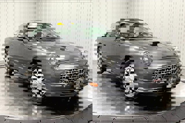 Used 2003 Ford Thunderbird image 3