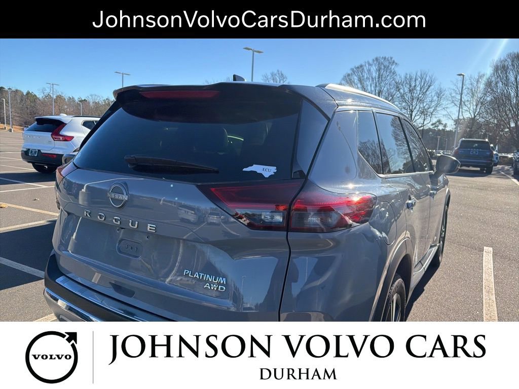 Used 2023 Nissan Rogue Platinum image 9