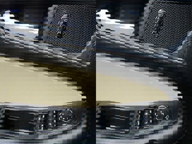 Used 2024 Ford Edge SEL w/ Convenience Package image 13