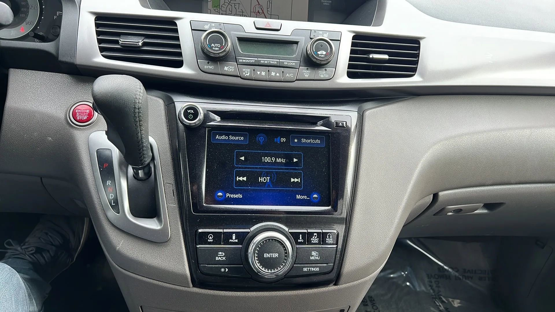 Used 2015 Honda Odyssey Touring image 22