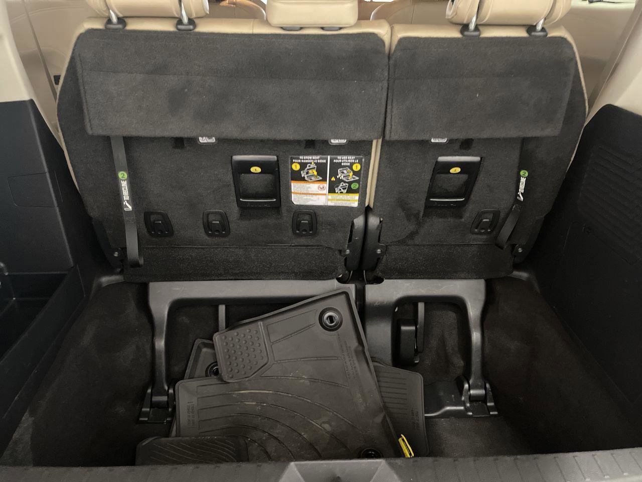 Used 2022 Toyota Sienna Limited image 25