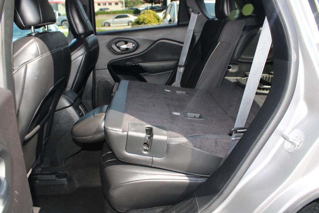 Used 2020 Jeep Cherokee Latitude Plus AWD/4WD image 15