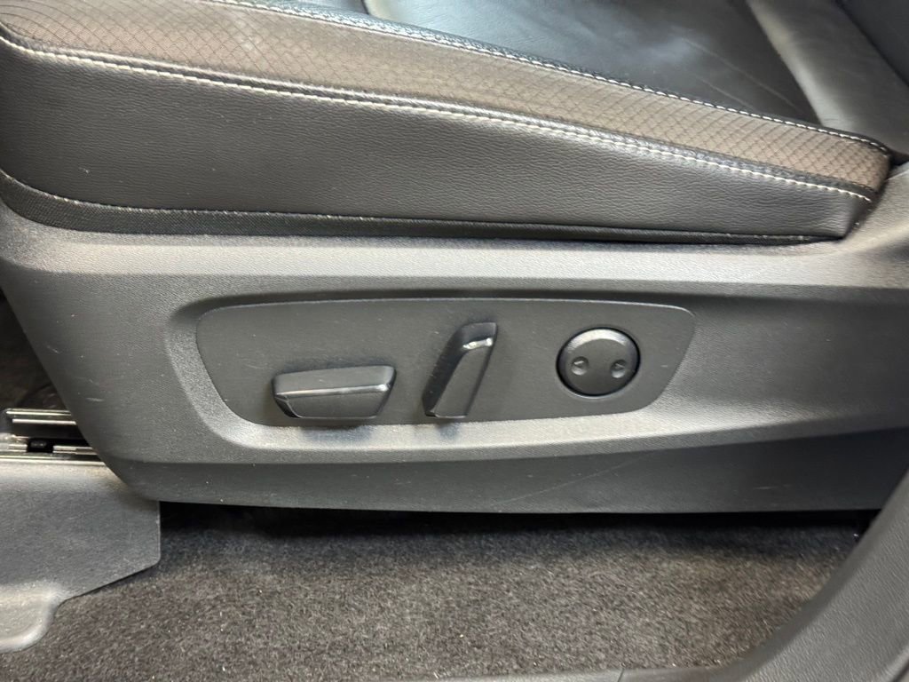Used 2025 Nissan Pathfinder SL AWD/4WD image 10