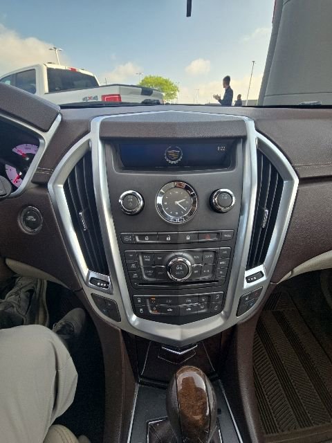 Used 2010 Cadillac SRX Luxury AWD/4WD image 25