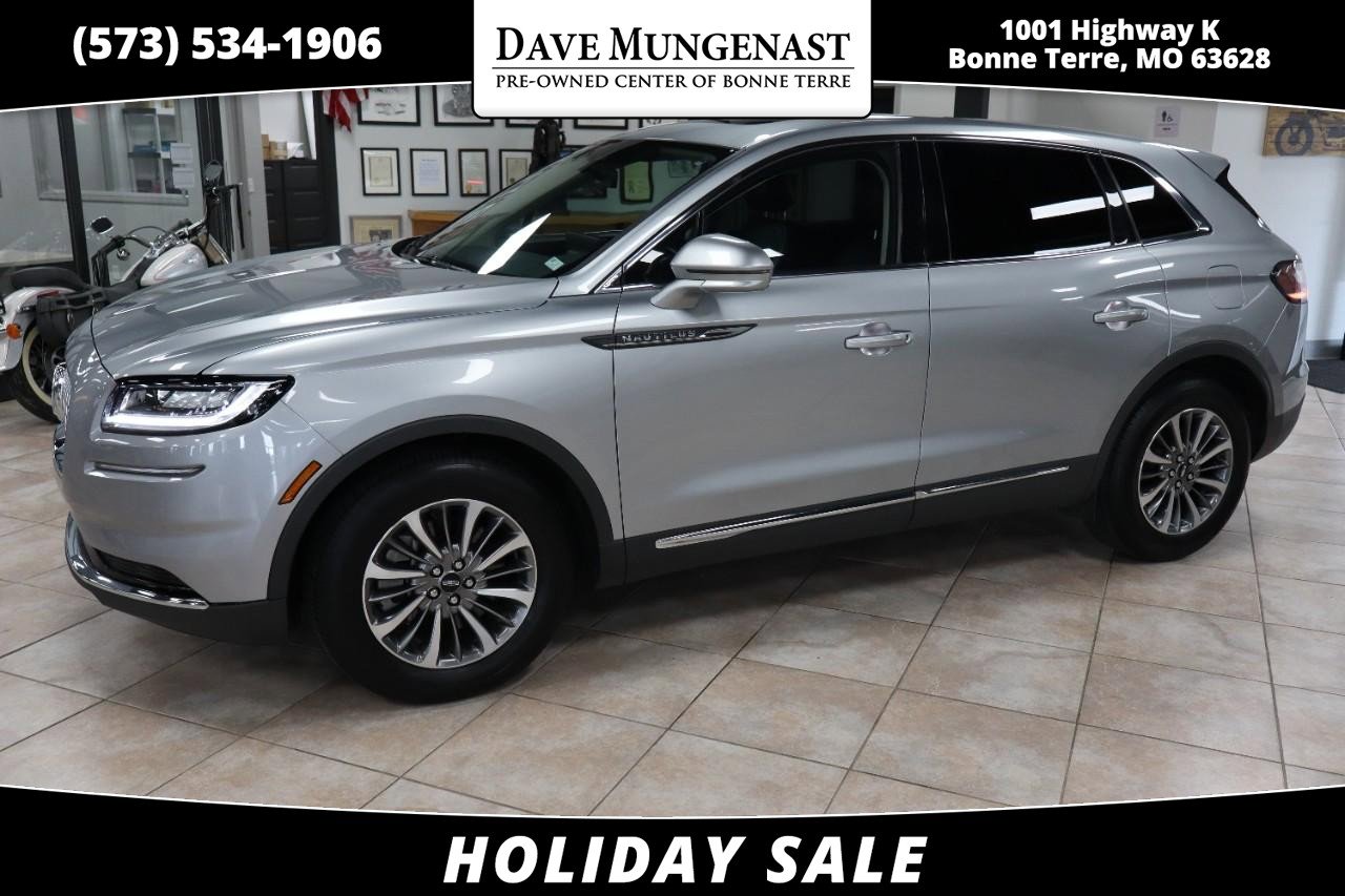 Used 2023 Lincoln Nautilus Reserve image 1