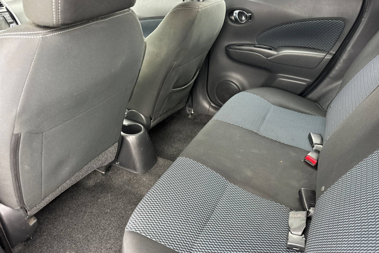 Used 2018 Nissan Versa Note SV FWD image 14