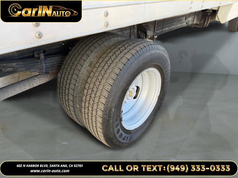 Used 2016 Chevrolet Express 4500 RWD image 19