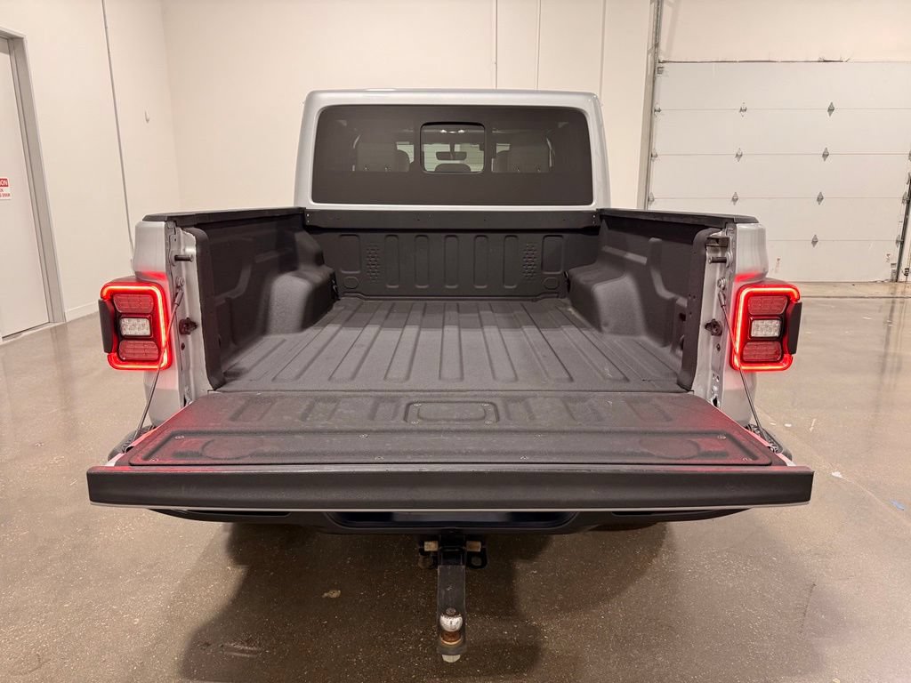 Used 2023 Jeep Gladiator Mojave w/ LED Lighting Group AWD/4WD image 9