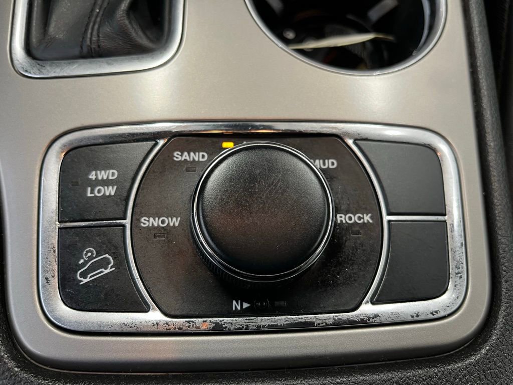 Used 2021 Jeep Grand Cherokee Limited image 14