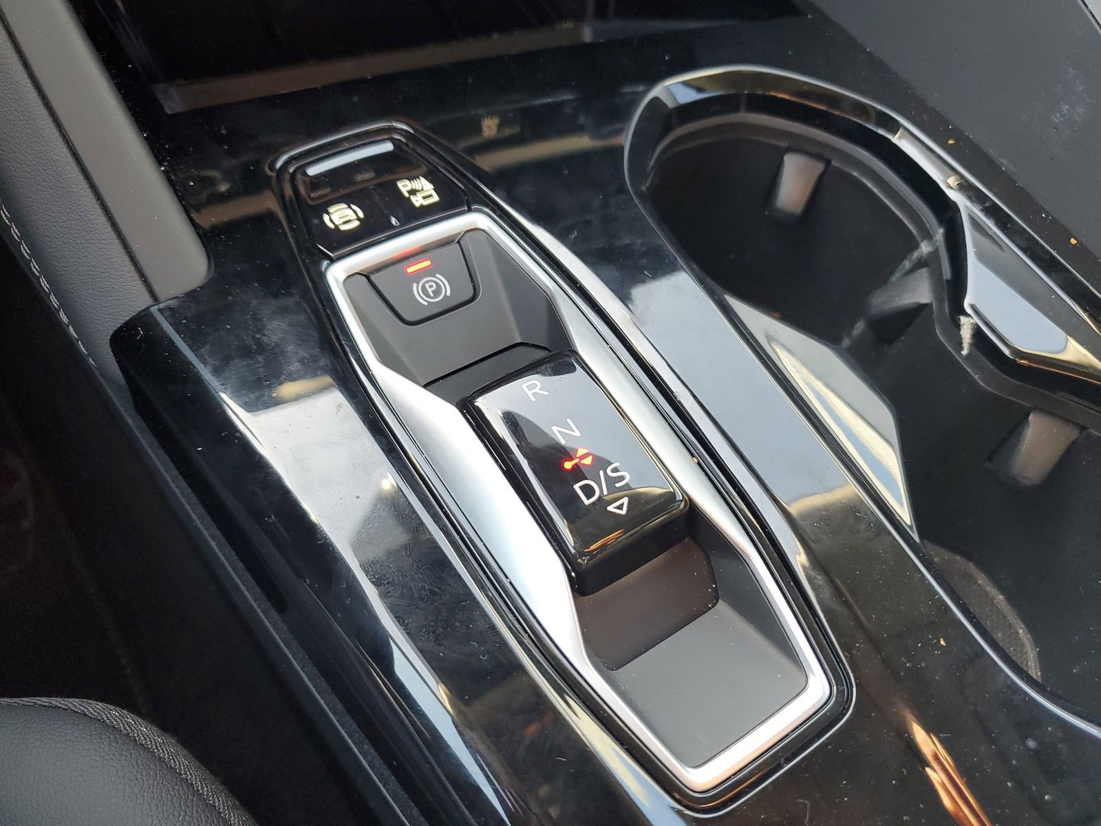 Used 2025 Audi Q5 Premium w/ Convenience Package image 25