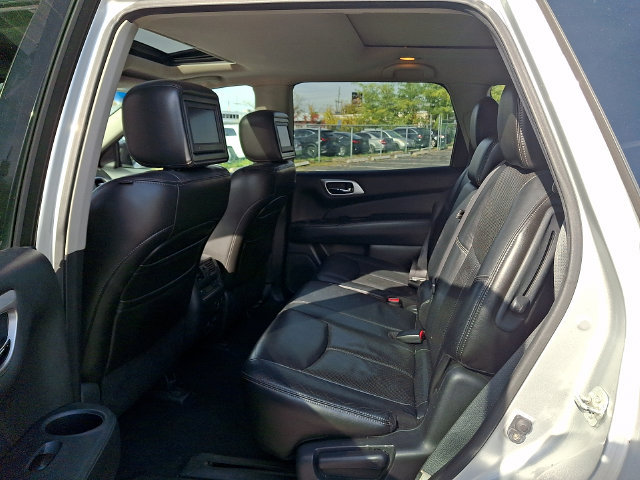 Used 2013 Nissan Pathfinder Platinum w/ Platinum Premium Pkg AWD/4WD image 9