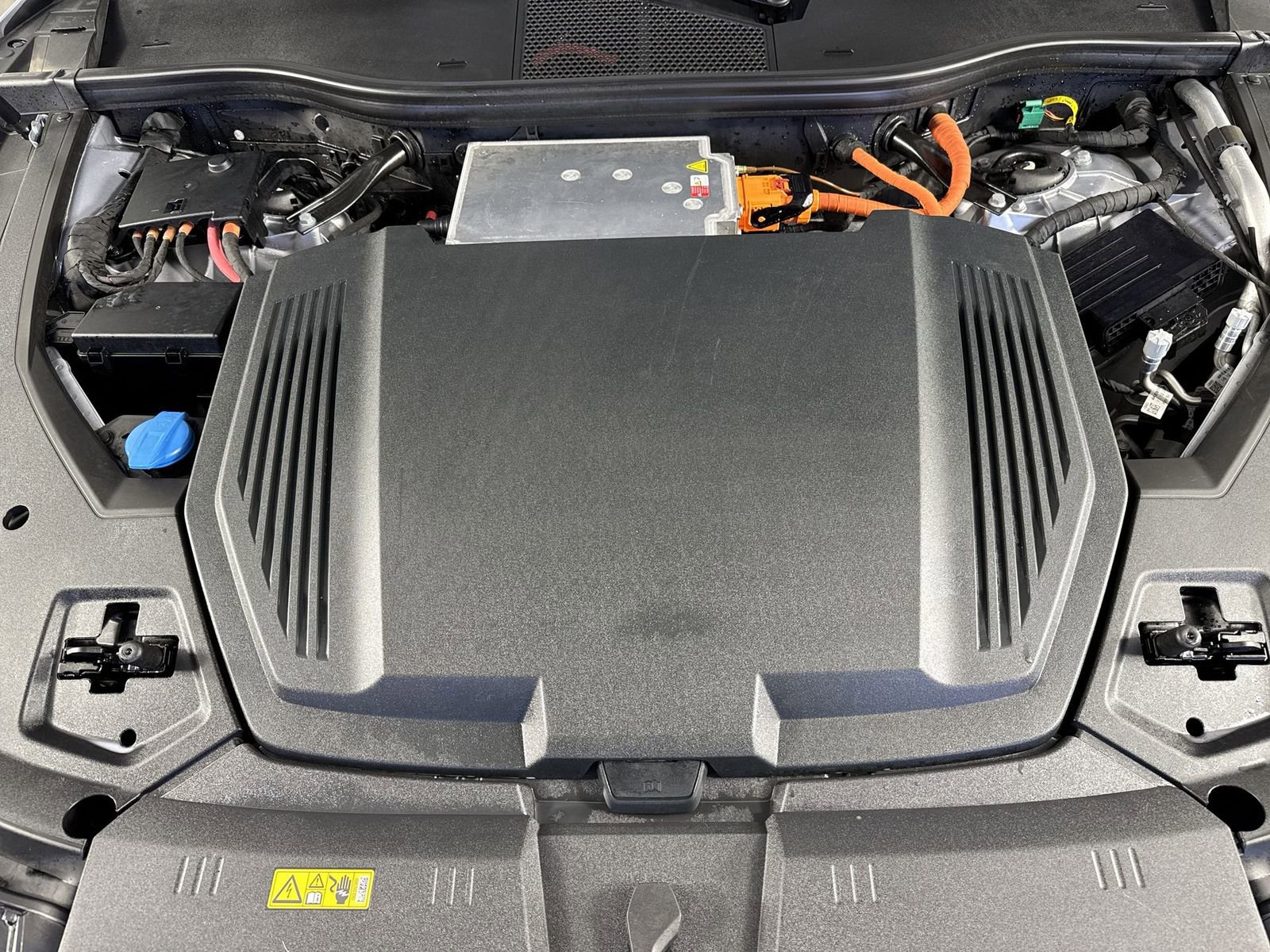 Used 2021 Audi e-tron Premium w/ Convenience Plus Package image 28