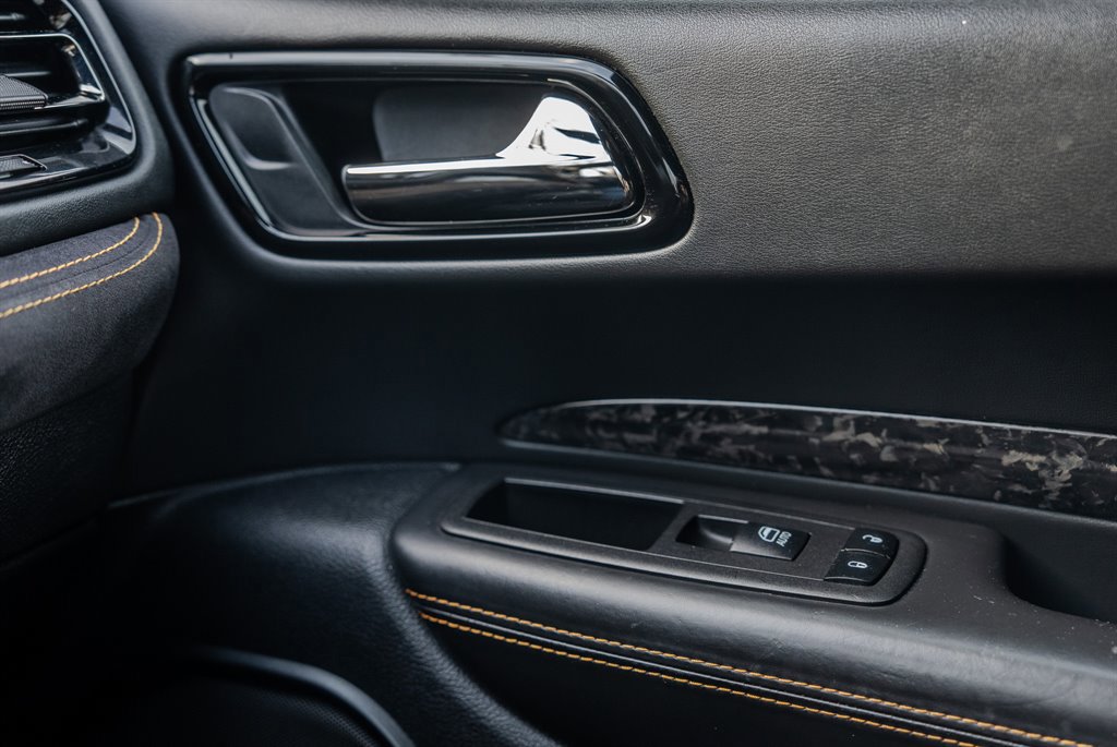 Used 2023 Dodge Durango R/T w/ Hemi Orange Plus Package image 24