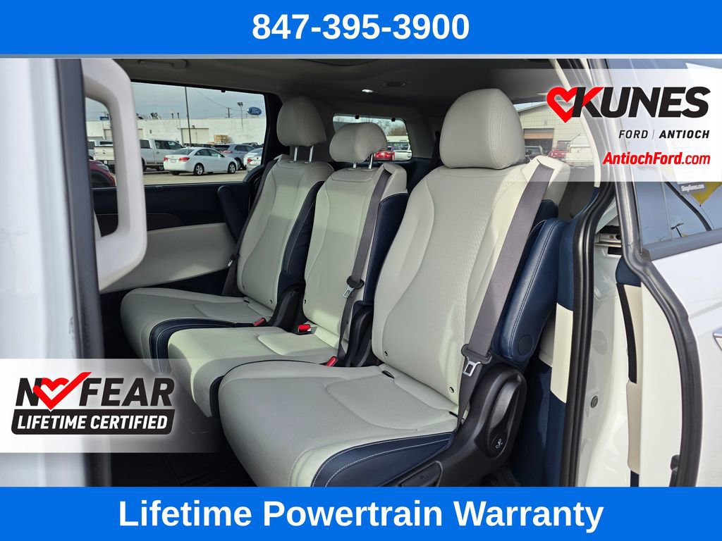 Used 2025 Kia Carnival SX Prestige image 22