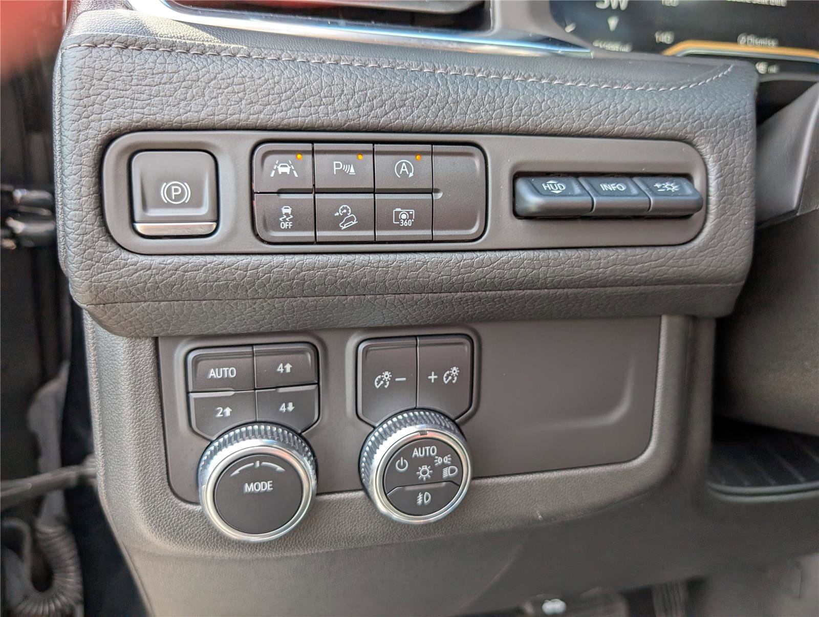 Certified 2023 GMC Yukon Denali image 25