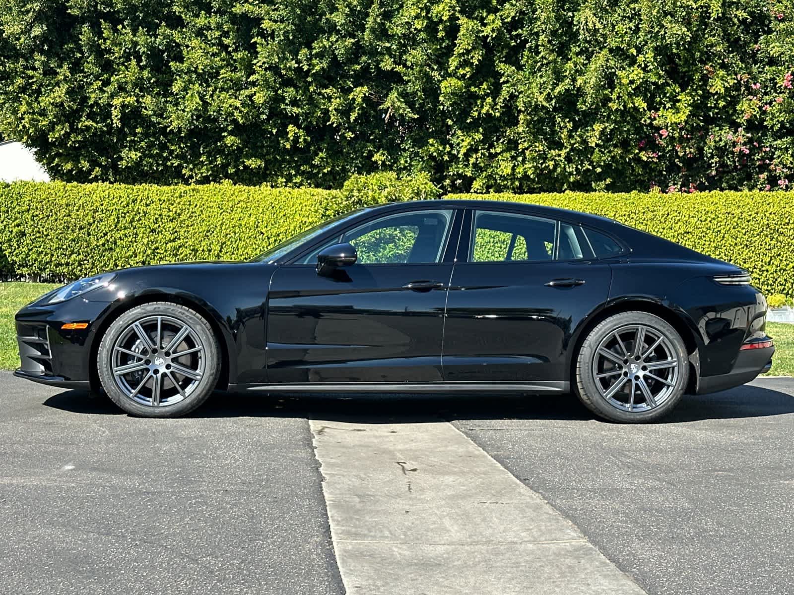 New 2026 Porsche Panamera RWD image 2
