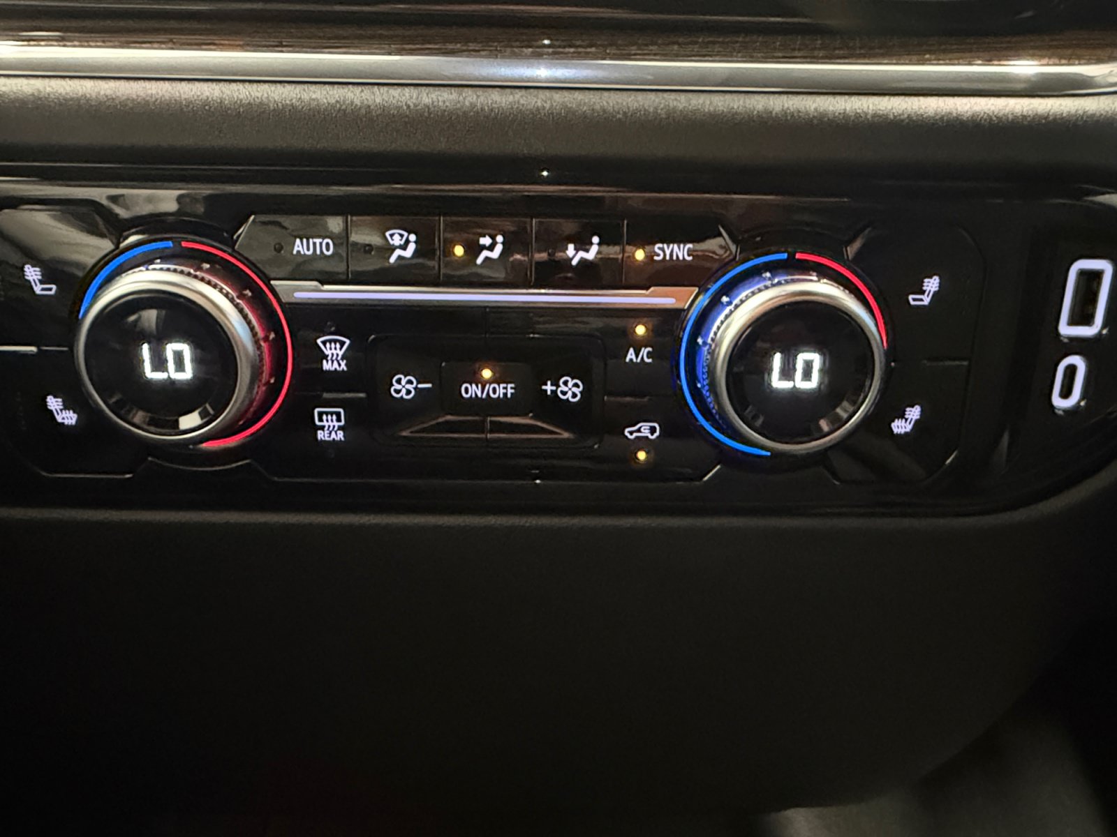 Used 2024 GMC Sierra 1500 Elevation AWD/4WD image 20