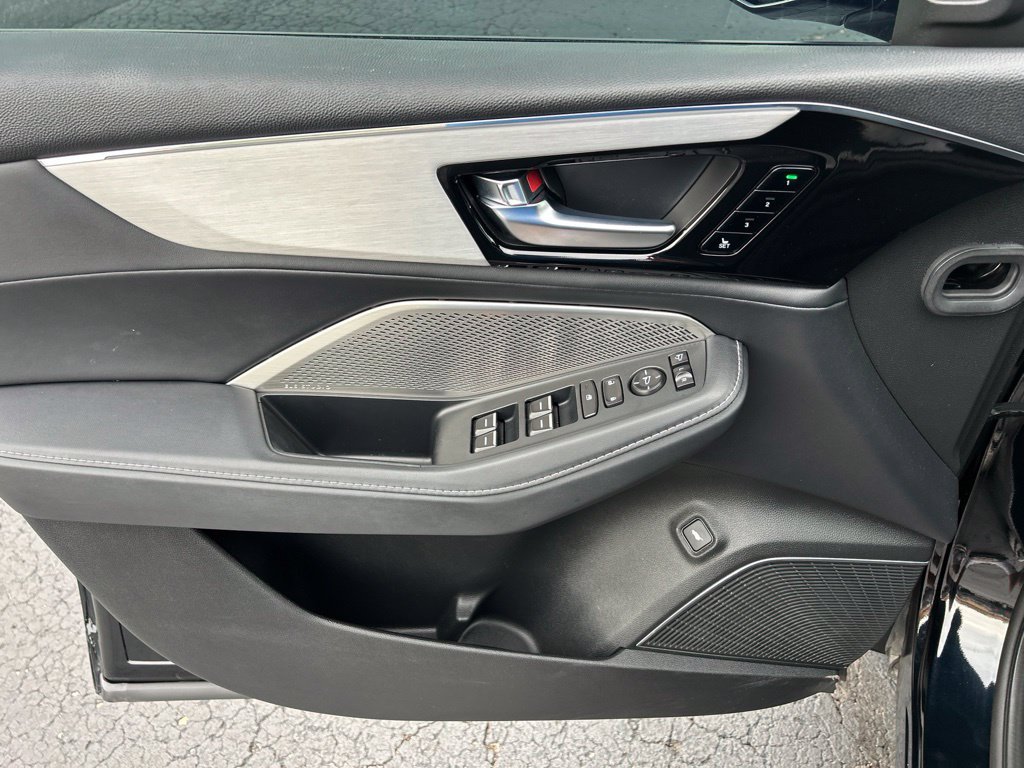 Used 2023 Acura MDX w/ Technology Package AWD/4WD image 14