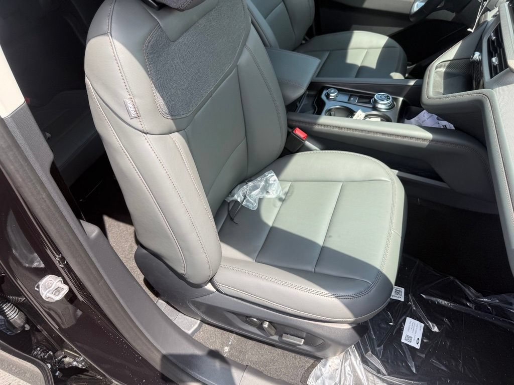 New 2026 Ford Explorer Active w/ Active Comfort Package AWD/4WD image 65