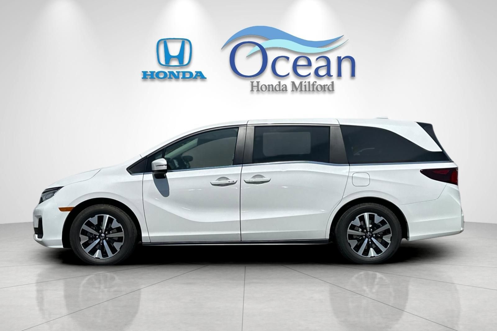 New 2026 Honda Odyssey EX-L image 2