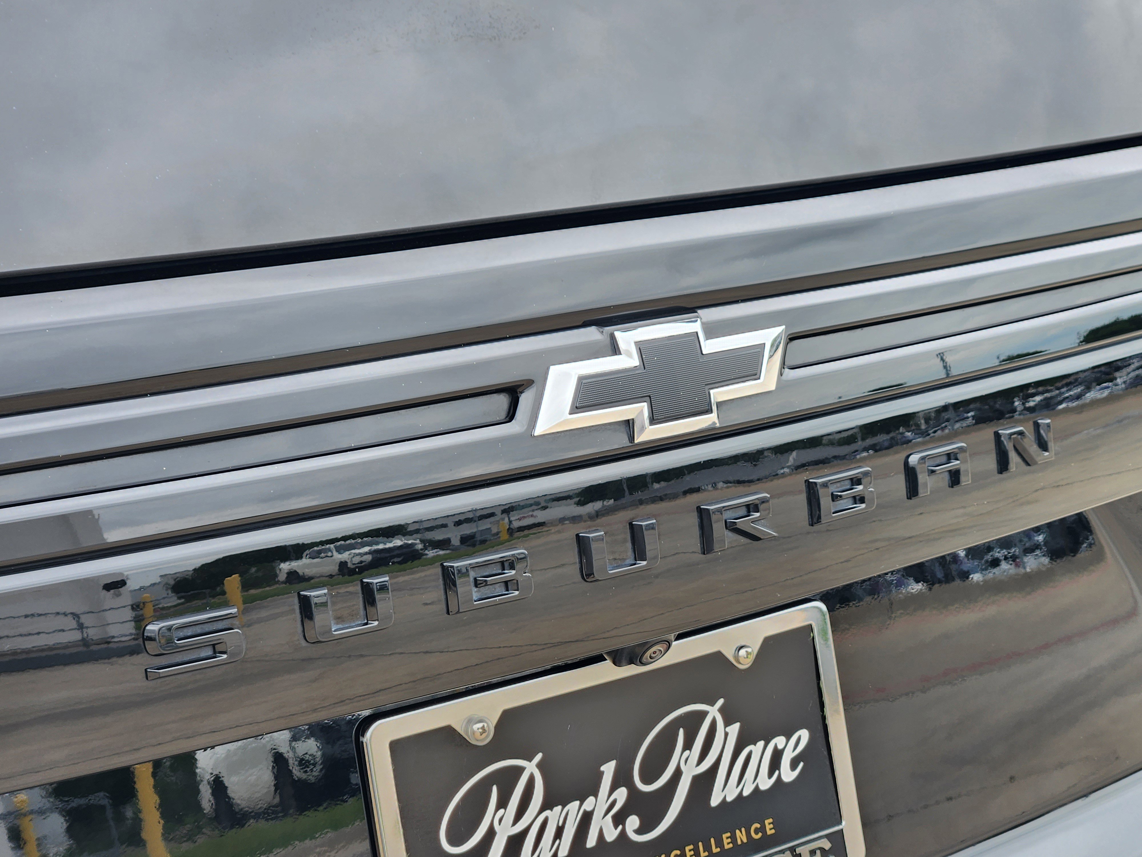 Used 2024 Chevrolet Suburban RST w/ Luxury Package AWD/4WD image 35