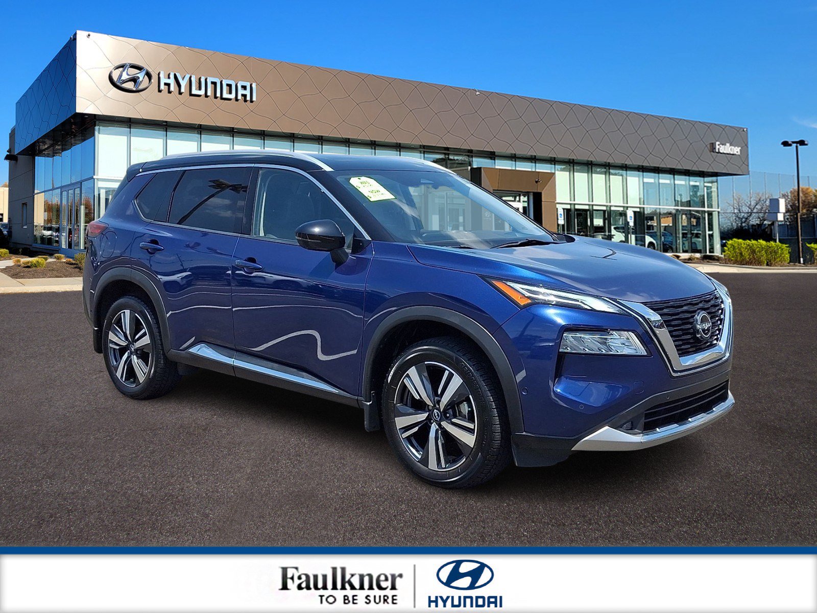 Used 2022 Nissan Rogue Platinum w/ Head-Up Display Package AWD/4WD image 1