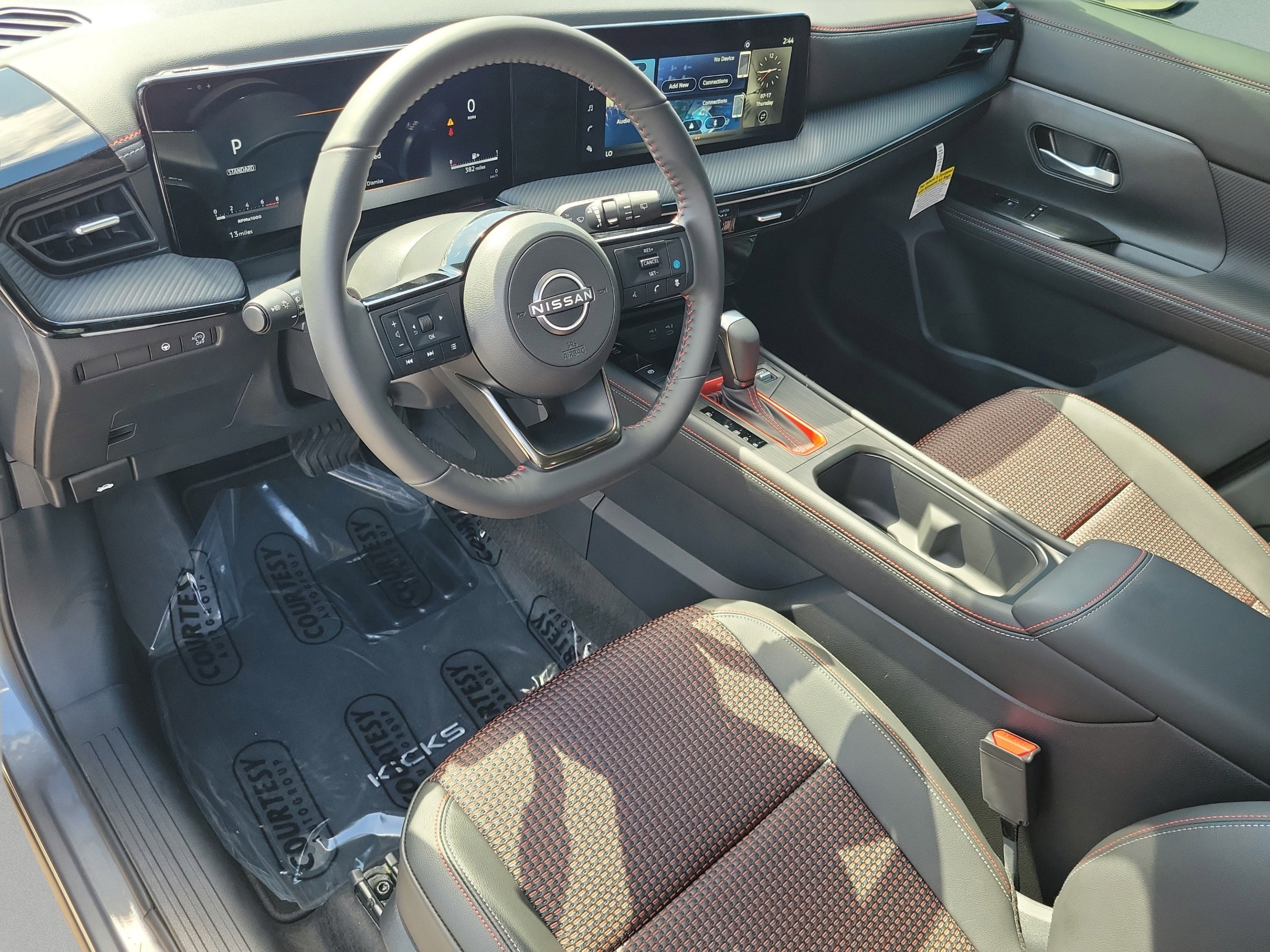 New 2025 Nissan Kicks SR FWD image 19