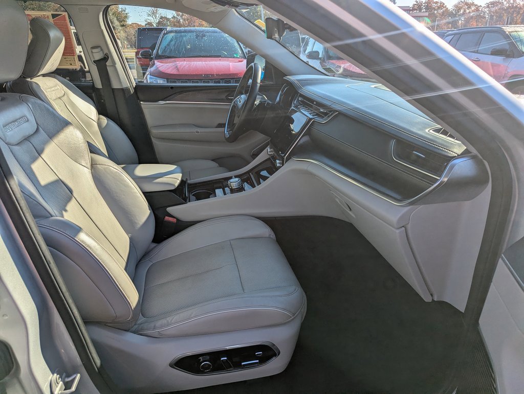 Used 2021 Jeep Grand Cherokee L Overland w/ Luxury Tech Group IV image 20