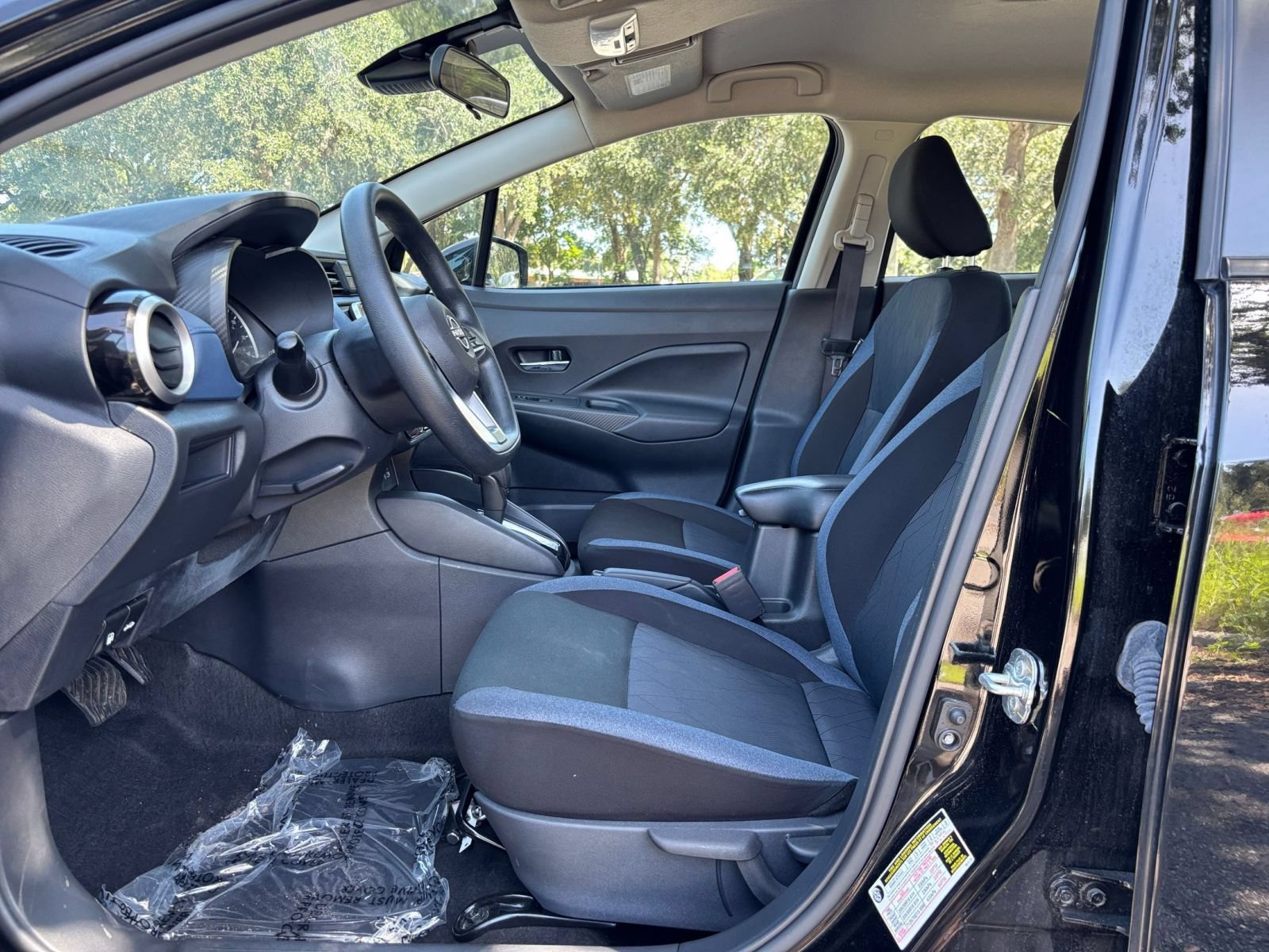 Used 2025 Nissan Versa SV FWD image 24