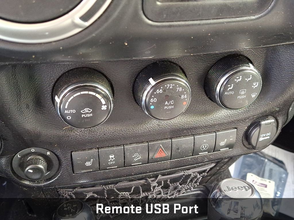 Used 2016 Jeep Wrangler Unlimited Sahara w/ Connectivity Group AWD/4WD image 16