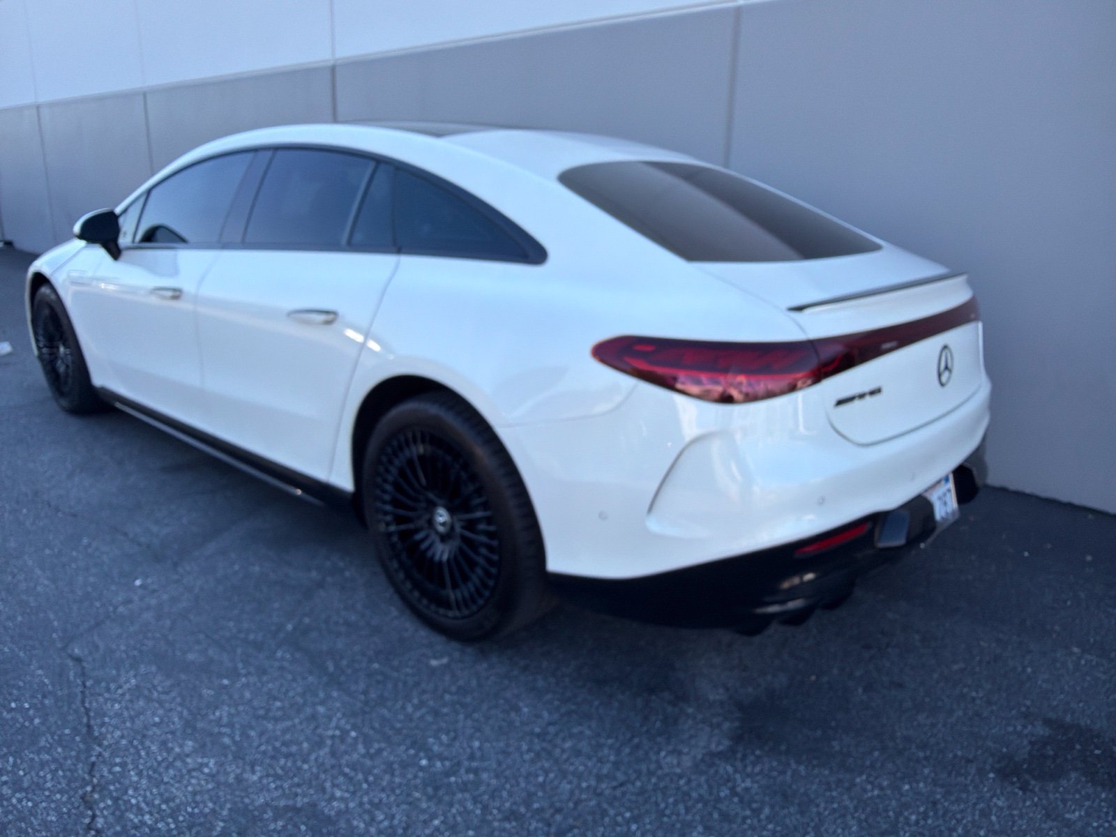 Used 2022 Mercedes-Benz EQS 580 4MATIC Sedan image 4