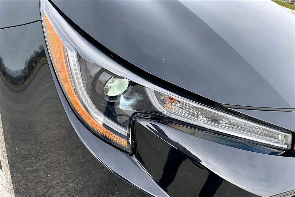 Used 2022 Toyota Corolla LE image 25