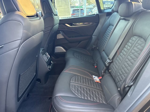 Used 2022 Maserati Levante Trofeo image 37