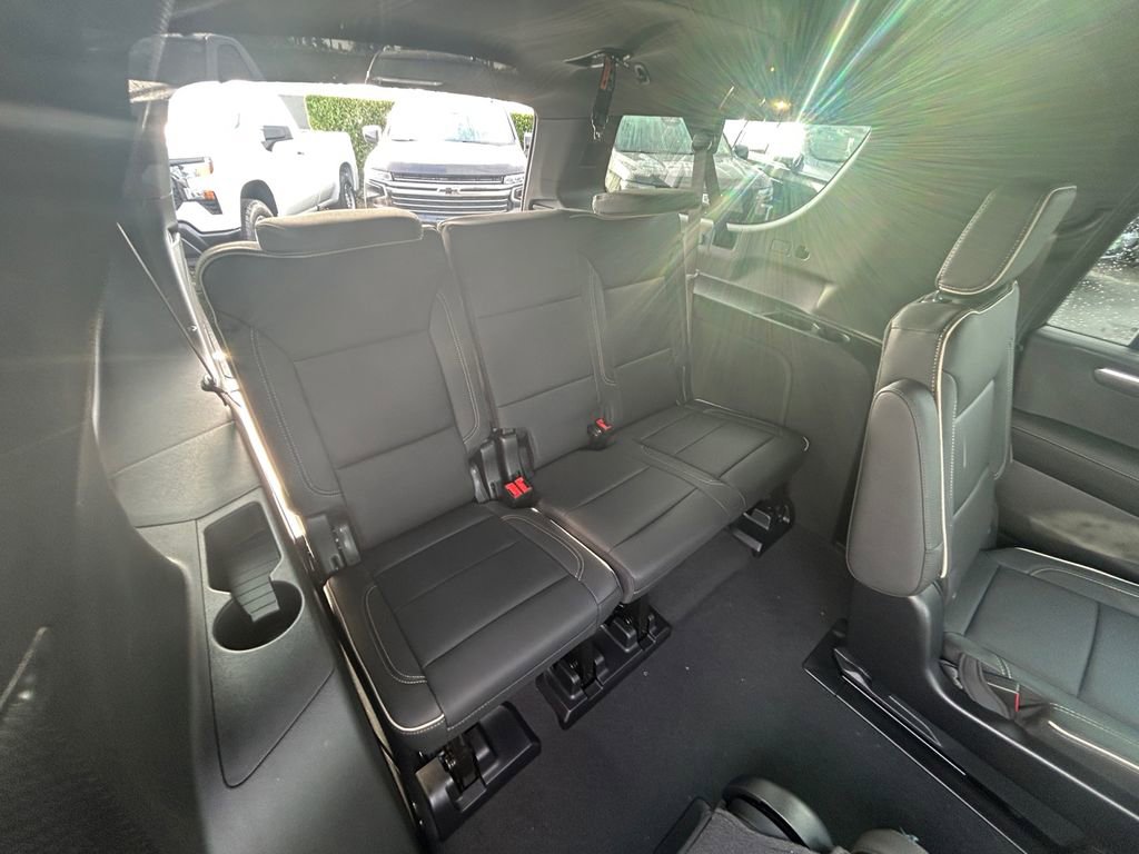 New 2026 Chevrolet Suburban Premier image 35