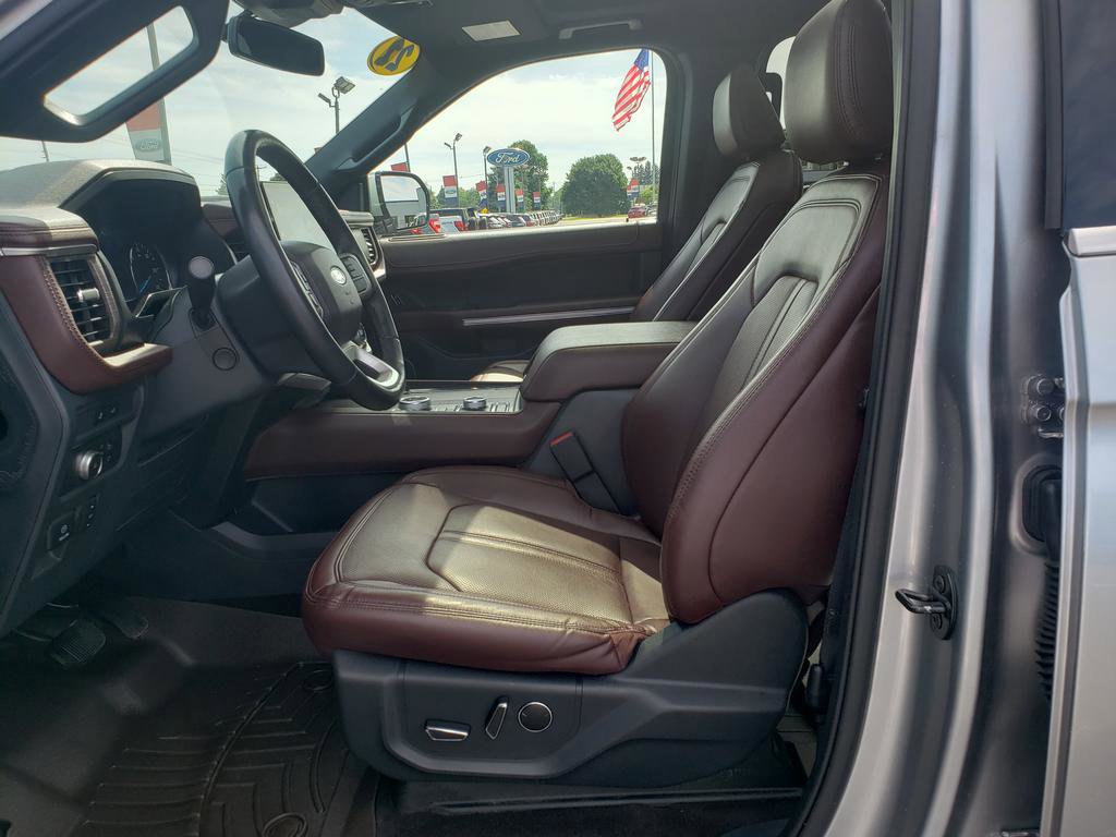 Used 2022 Ford Expedition Limited AWD/4WD image 10