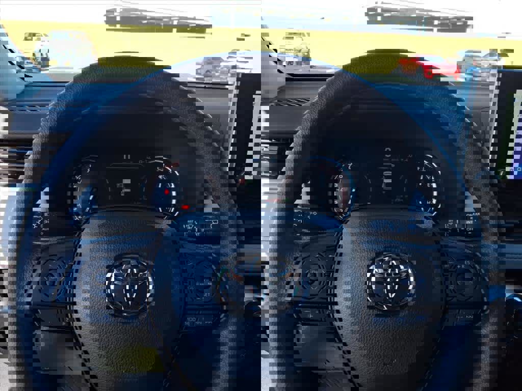 Used 2024 Toyota RAV4 XLE image 31